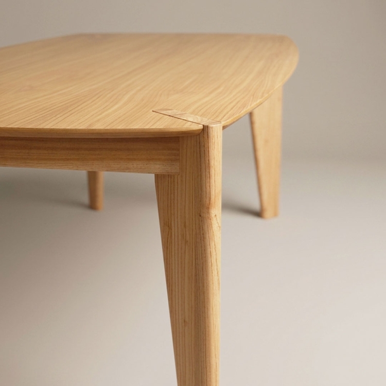 MESA OVAL Bohemia